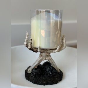 Yankee Skull Hand Candle Stand/ Holder 💀 🕯️Halloween Decor
